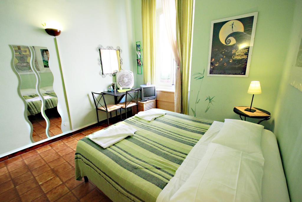 Sixbeds Hotel Roma Phòng bức ảnh